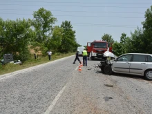 Тежка катастрофа в Хасковско: Двама възрастни и дете пострадаха