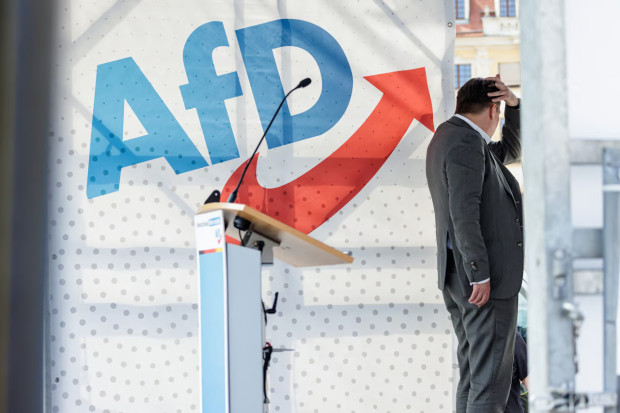 Крайнодясната партия Алтернатива за Германия AfD гласува за изключването на