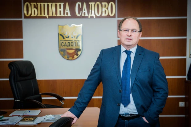 Кметът на Садово: Ударихме дъното с Корнелия Нинова! Целият неин антураж да си подаде също оставката