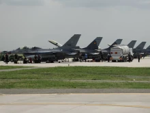 Военен експерт обясни логиката и проблемите зад разполагането на украинските F-16 в страни от НАТО