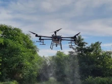В Бургас пръскат срещу комари с дрон