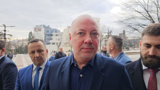 Росен Желязов се отказва от евродепутатското си място Това потвърдиха