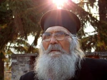 Бюст-паметник на отец Атанас Аролски ще бъде открит в село Хвойна