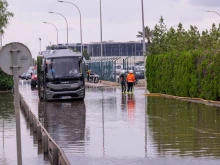 Извънредно положение на летището в Палма де Майорка заради невиждани дъждове, пистите и терминалите са под вода
