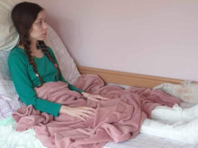 Студентка от Пловдив й прилошава, докато учи и пада от третия етаж, остава парализирана