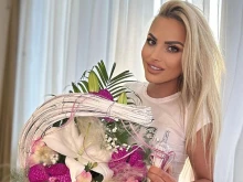 Любимият на чалга певицата с най-големия бюст в попфолка не спира да я радва