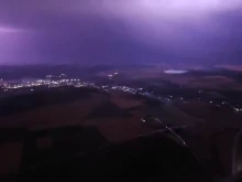 Вижте уникалните светкавици над Варна, уловени от самолет