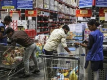 Ако индиец работи в супермаркет в България ще взима - 600 долара, в роди...