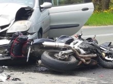 Моторист е с опасност за живота след катастрофа в Горна Оряховица