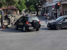 Нов инцидент с обърната кола в Пловдив!