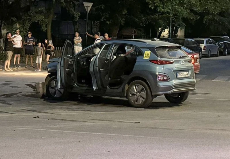 Сблъсъкът в Пловдив: В таксито са били шофьорката и клиент