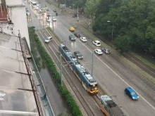 Кола спря движението на трамваите по бул. "Цар Борис III"