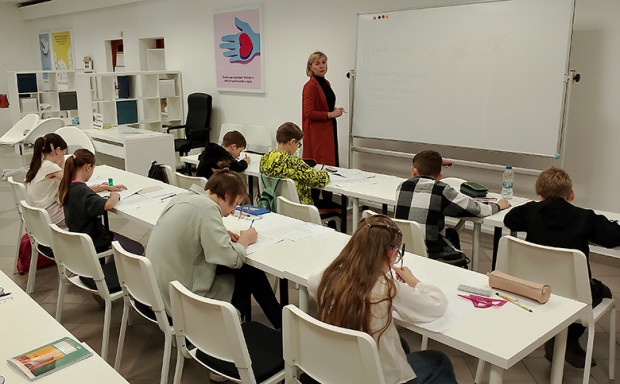 Нова занималня за образователна интеграция на 20 украински деца се