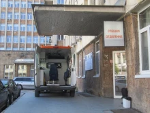 Трима са пострадали след удар в мантинела и подпорна стена по пътя Соколовци – Рожен