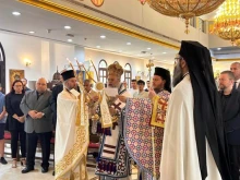 Историческо богослужение на митрополит Николай в Дубай