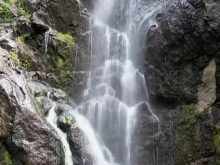 Райско кътче в Родопите, където природата е изрисувала магнетична поредица водопади