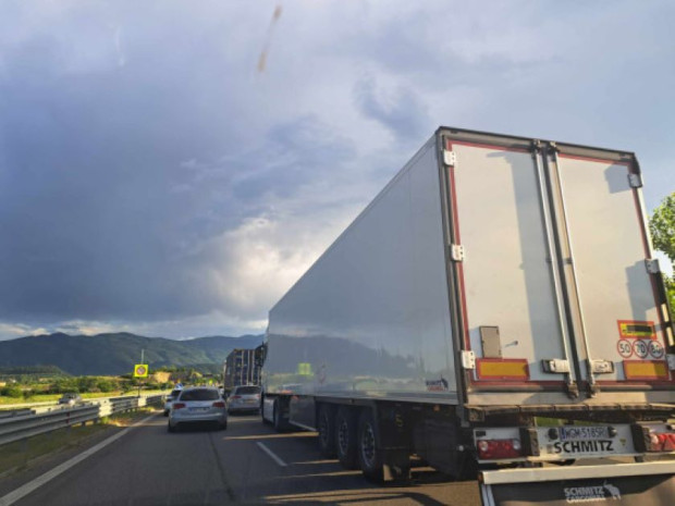 Трафикът е интензивен на границата с Румъния и Гърция  Информацията е