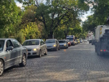 Недолюбвани от хиляди шофьори бариери в Пловдив пак ще им късат нервите