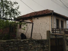 Голяма част от застрахованите жители на великотърновските села, пострадали от бурята, все още чакат за оглед