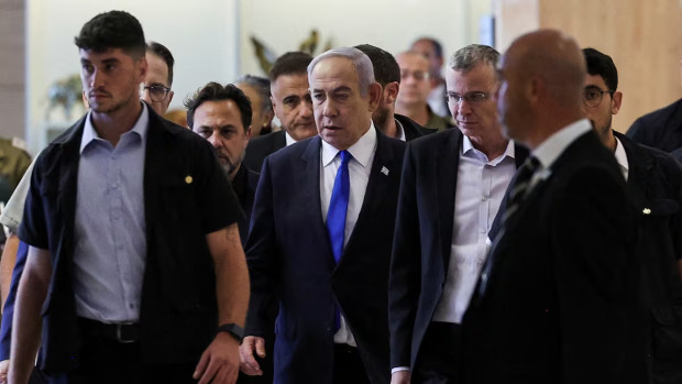 Израелският министър председател Бенямин Нетаняху разпусна шестчленния военен кабинет съобщи