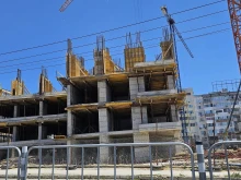 Строежът на мястото на "Дом Младост" във Варна расте с чудовищни темпове