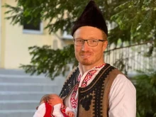 Яни от "Фермата" изписа бебето в народна носия