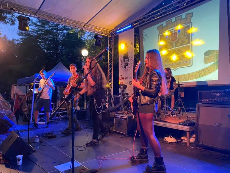 За "Сцена на кръстопът" и S`Cool Rock Fest, слушайте в предаването "Цветовете на Пловдив"