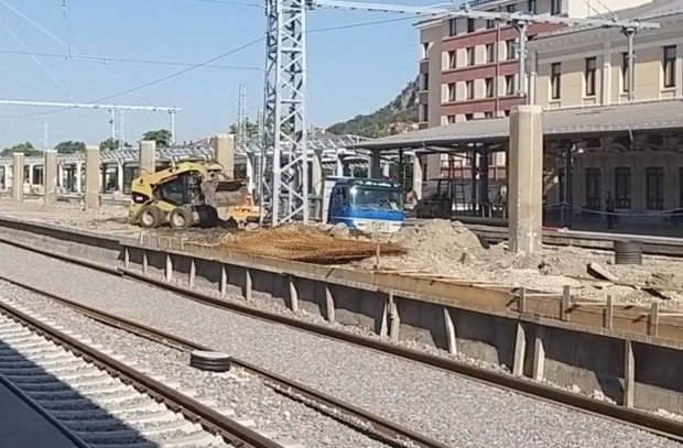 TD Пасарелка ще осигурява пешеходното преминаване над железопътните линии на