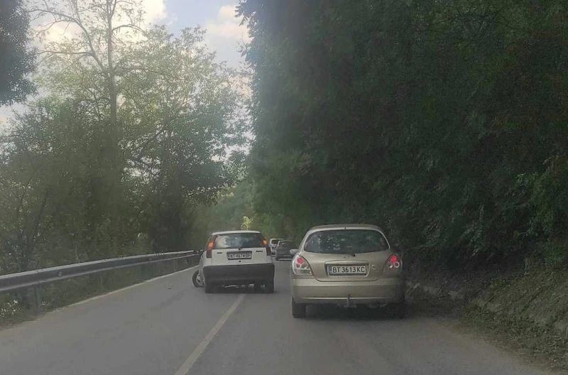 Кола самокатастрофира по пътя Велико Търново - Арбанаси