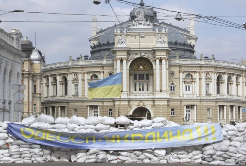 На тъмно и под вой на сирени започна 19-ата Световна среща на българските журналисти в Украйна