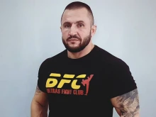 Гатьо изплю камъчето за Бони