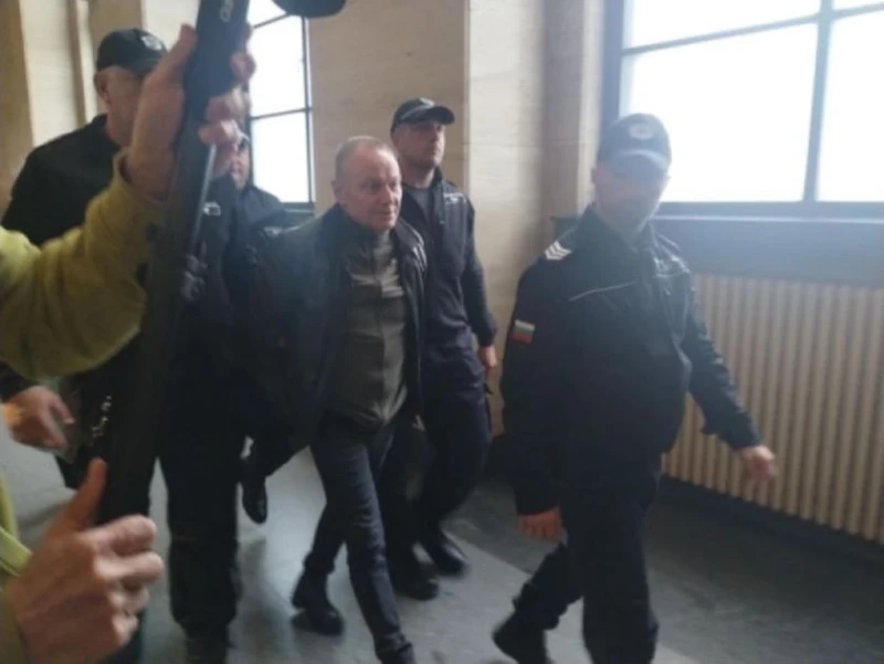 Оставят Марин Димитров от скандала с Агенция "Митници" под домашен арест
