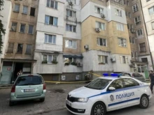 Черна прокоба тегне над семейството на детето, паднало от третия етаж на блок