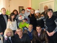 ГЕРБ в "Централен" гостува в семейства с деца в неравностойно положение за Коледа 