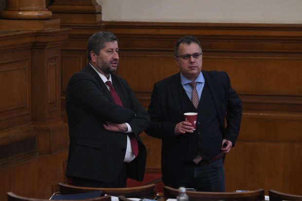 Стоян Михалев ще влезе на депутатското място на напусналия парламента