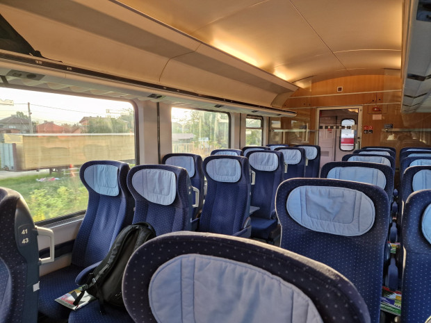 Първият влак с модернизирани немски вагони замина от Централна гара София в 6 15 часа