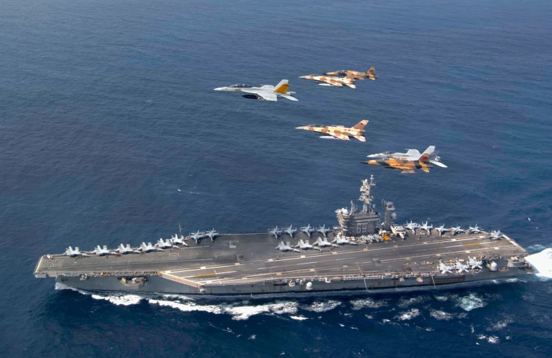 САЩ изтеглиха флагманския си самолетоносач USS Dwight Eisenhower от мисията срещу йеменските хути в Червено море