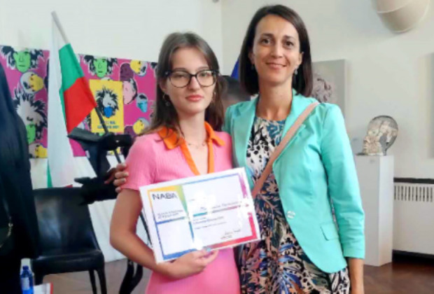 TD 15 годишната Велизара Карайотова от Бургас спечели първо място