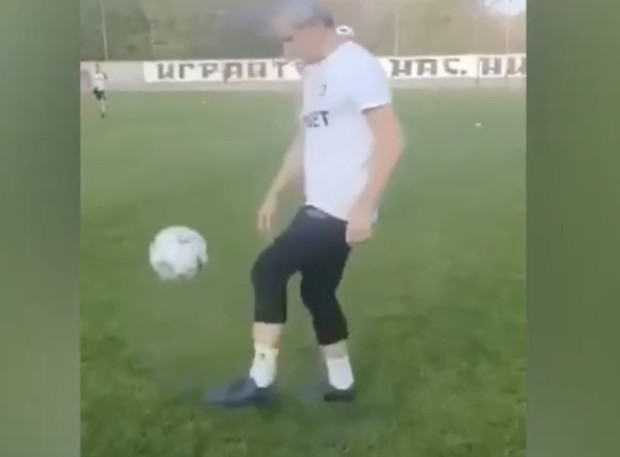 TD 55 годишен пациент започна да тренира футбол след успешна
