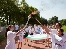 Щафетата със символичния олимпийски огън финишира пред НСА