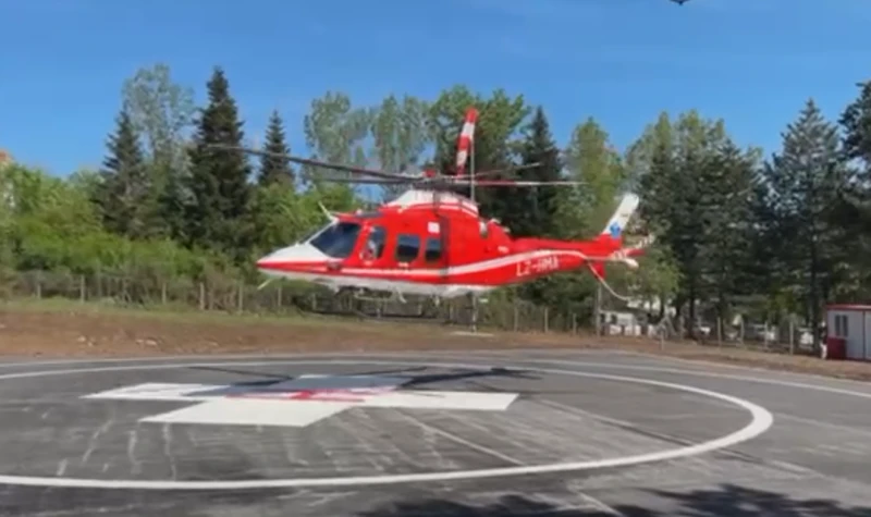 Мъж е пострадал тежко при катастрофа край Полски Тръмбеш, спасяват го с медицинския ни хеликоптер