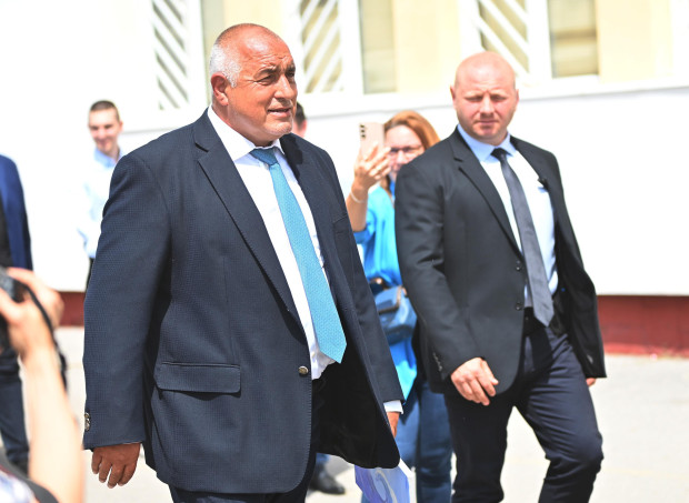 Бойко Борисов пристигна на Дондуков 2 за консултациите с президента