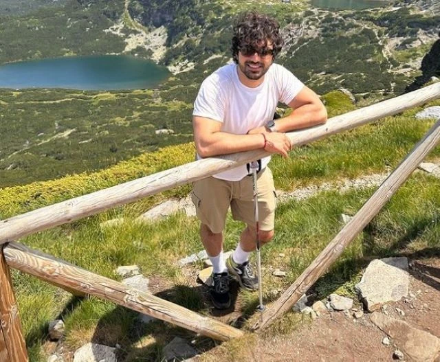 Ергенът Евгени се хвали: Направих още една обиколка около слънцето