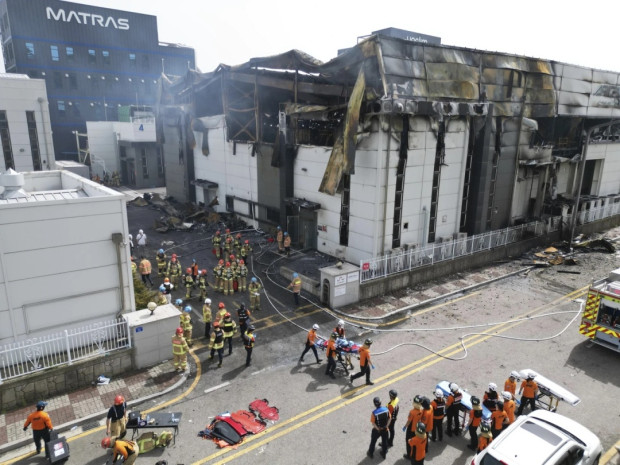 Най-малко 20 души са загинали при мощен пожар в завод за литиеви батерии край Сеул