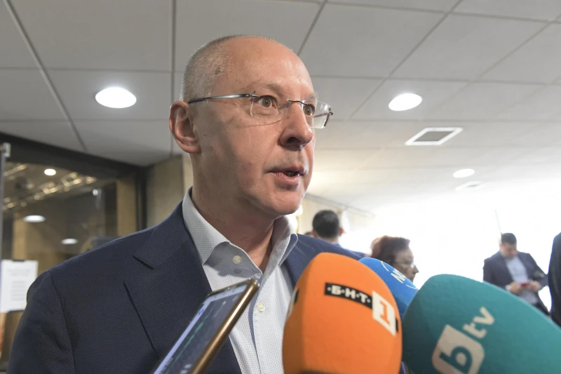Станишев: Би било крайно безотговорно да се хвърли страната в поредни предсрочни избори