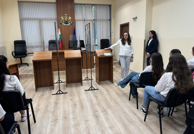 На посещение днес в Административен съд – Варна бяха осмокласници