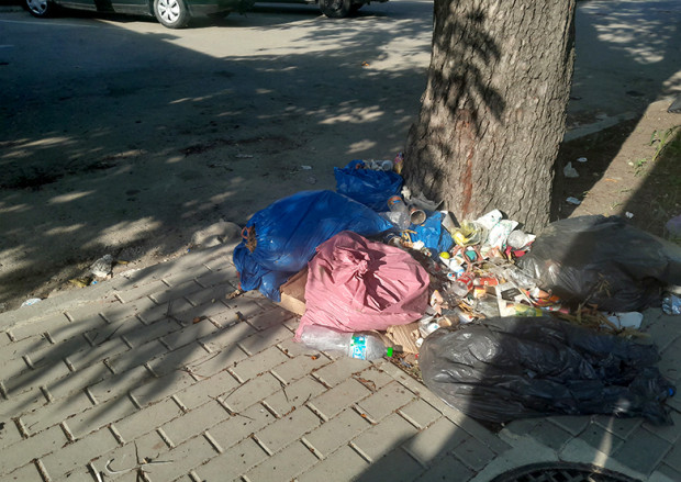 Вижте как Варна посреща туристите на ЖП гарата