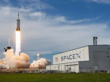 Супертежката ракета на SpaceX извърши успешен юбилеен полет