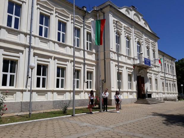 Община Казанлък ще кандидатства за безвъзмездно финансиране за ремонт на хуманитарната гимназия