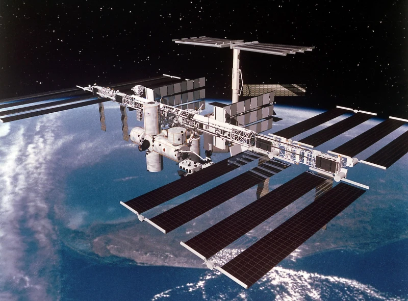 SpaceX ще получи 843 милиона от НАСА, за да "унищожи" Международната космическа станция